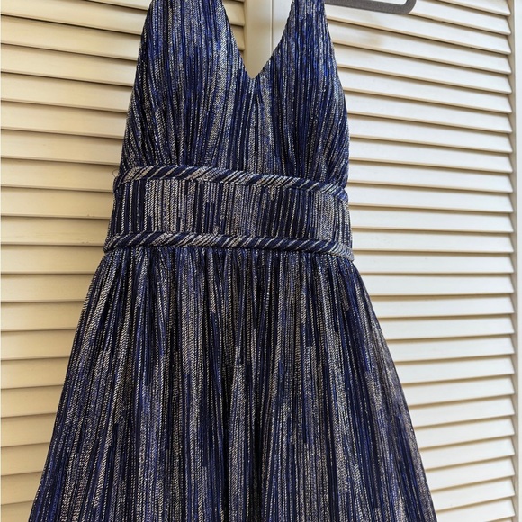 City Studio’s Women’s Sz 1 NEW Elegant Blue and Silver Halter Dress - Picture 4 of 13